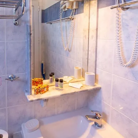 Voula בית הארחה 4*