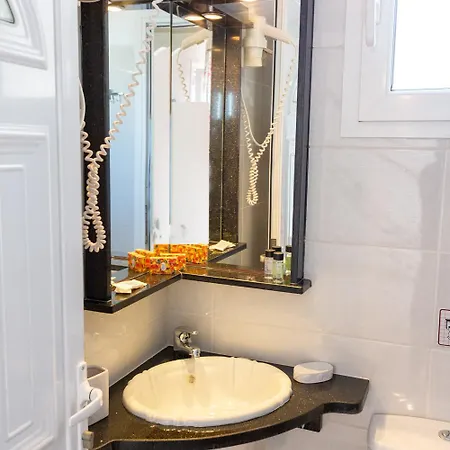 בית הארחה Voula