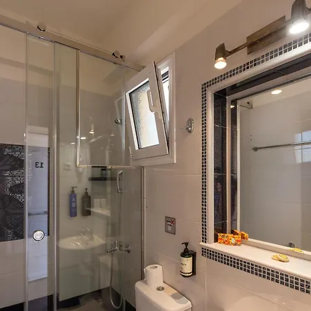 Voula בית הארחה