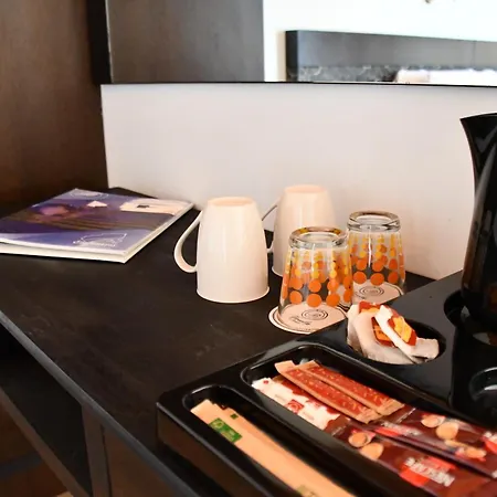 בית הארחה Voula 4*