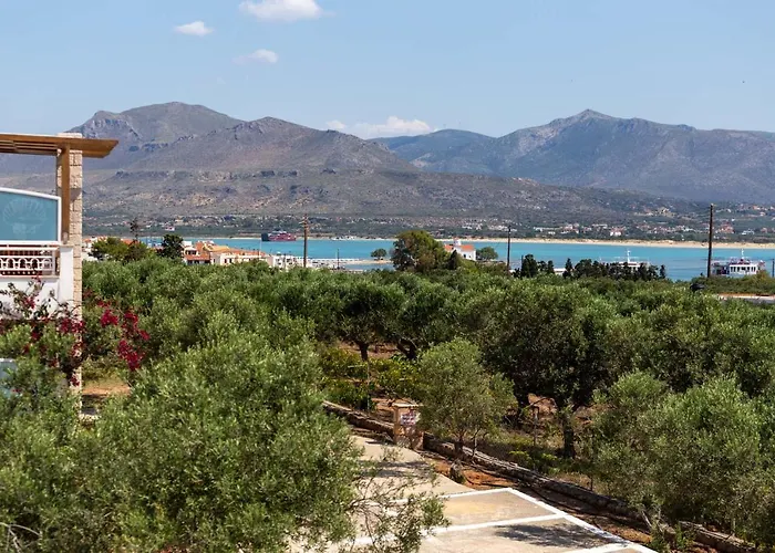 بيت ضيافة Voula 4*